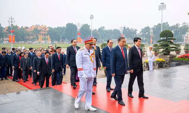 Lãnh đạo Đảng, Nhà nước viếng Chủ tịch Hồ Chí Minh nhân kỷ niệm 96 năm Ngày thành lập Đảng