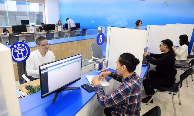 Thay thế ngay cán bộ không hoàn thành nhiệm vụ từ 2 quý liên tiếp trở lên