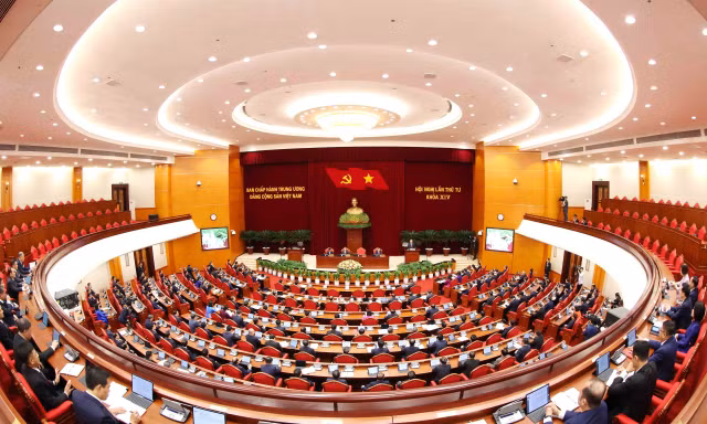 Trung ương họp về công tác cán bộ, cho chủ trương đổi tên Đảng ủy MTTQ, các đoàn thể Trung ương