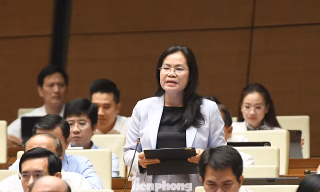 Đại biểu Quốc hội: Cần quy định trực tiếp trong Luật Đất đai nội dung công chứng, chứng thực