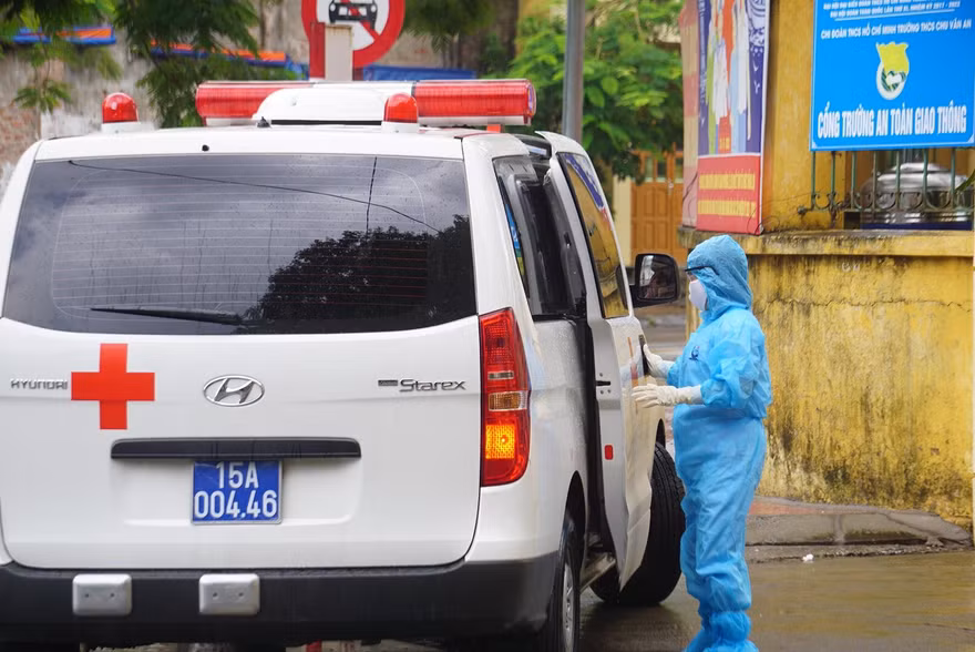 Lực lượng y tế TP Hải Phòng làm nhiệm vụ.