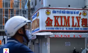 Bán lại kim cương chưa kịp nhận tiền thì chủ đã bị khởi tố