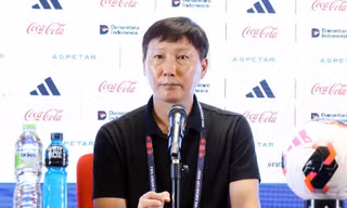HLV Kim Sang-sik: 'Đội tuyển Việt Nam gặp khó khăn trước Pakistan là do thời tiết nóng'