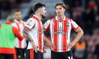 Đội bóng đối diện nguy cơ không thể lên hạng Premier League vì... do thám đối thủ