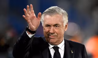 Bất chấp thất bại ở World Cup, HLV Carlo Ancelotti vẫn được giữ chân