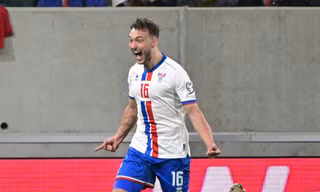 Quốc gia dân số 5 vạn người giành thắng lợi lịch sử, thắp lên giấc mơ World Cup