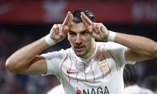 Tiền đạo vô địch Europa League bị kết án tù 8 năm rưỡi tù giam, sớm giã từ sự nghiệp