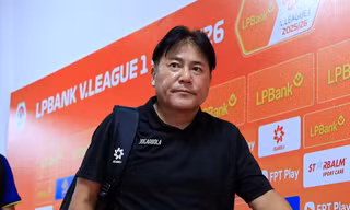 Bại trận trước CAHN, HLV Hà Nội FC bóng gió nguy cơ mất việc
