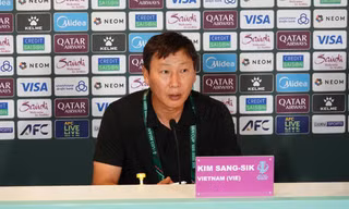 HLV Kim Sang-sik tiết lộ bí quyết làm nên hai bàn thắng trận ra quân