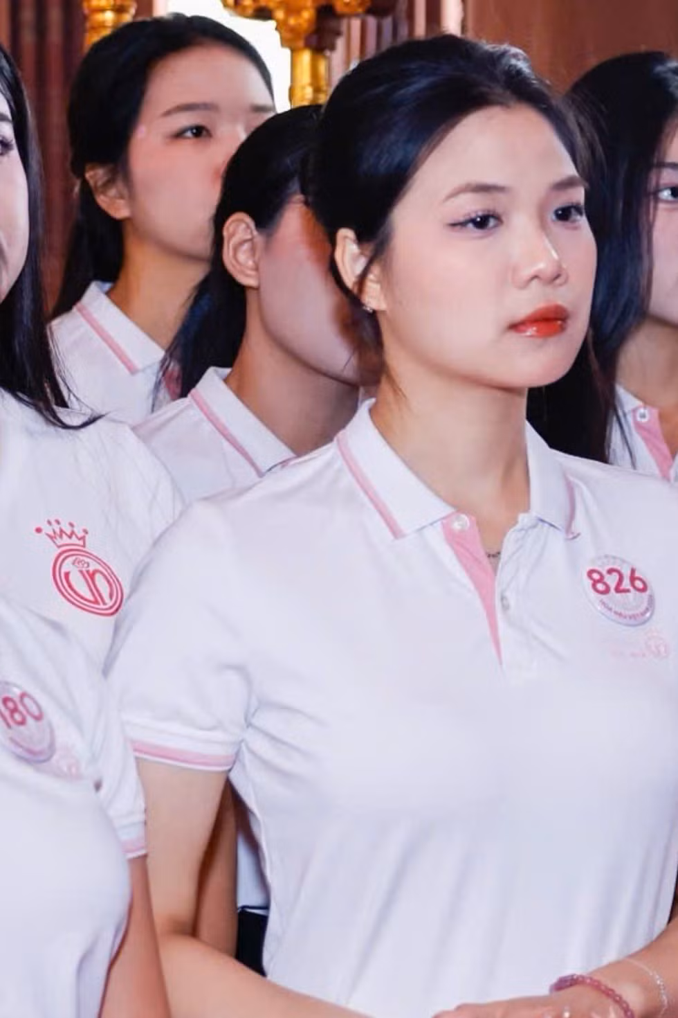 Các cô gái Hoa hậu Việt Nam nghe chuyện xưa dưới bóng đa Tân Trào