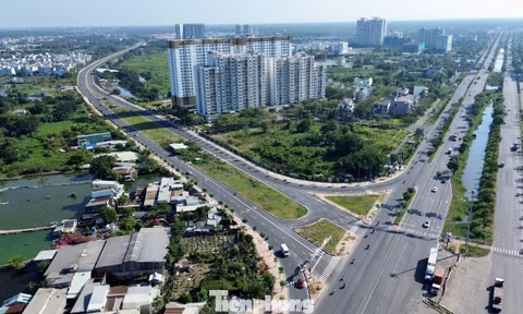 Vì sao nút giao quốc lộ gần 600 tỷ ở TPHCM đã hoàn thành vẫn phải 'đắp chiếu'?