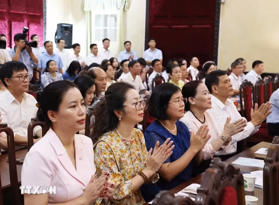 tong-bi-thu-chu-tich-nuoc-tiep-xuc-cu-tri-ha-noi-truoc-ky-hop-thu-hai-quoc-hoi-khoa-xvi-3169.jpg