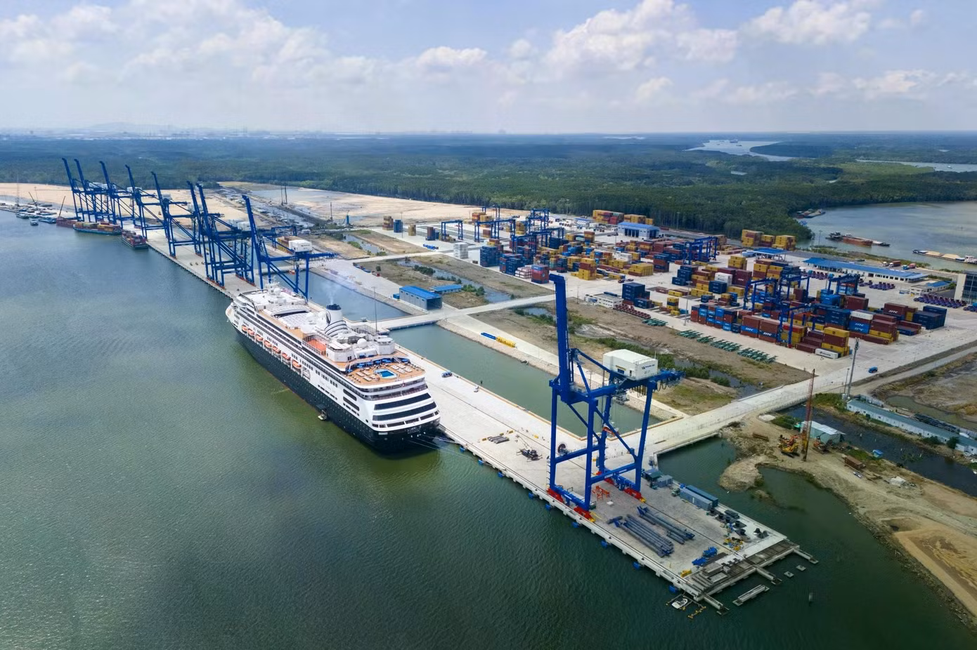 Giai đoạn 1 của Cảng Phước An đã đi vào khai thác từ tháng 10/2024, hiện doanh nghiệp đang tiếp tục đầu tư giai đoạn 2. Ảnh: Quỳnh Danh.