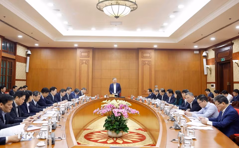 tong-bi-thu-to-lam-lam-viec-voi-ban-to-chuc-trung-uong-4.jpg