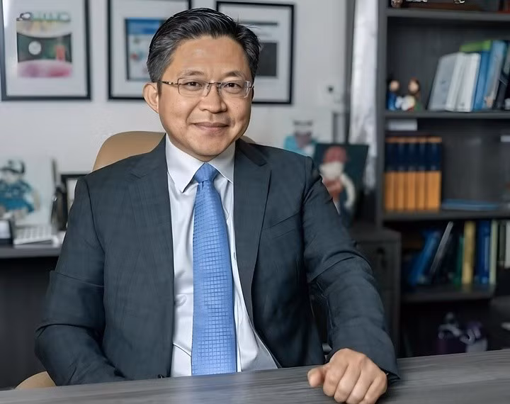 Ads (0:02)Năm 2021, phòng thí nghiệm của Giáo sư Hu tại Đại học Tulane đã phát triển bộ xét nghiệm Covid-19 nhanh sử dụng mẫu nước bọt thay vì que ngoáy mũi. Ảnh: SCMP