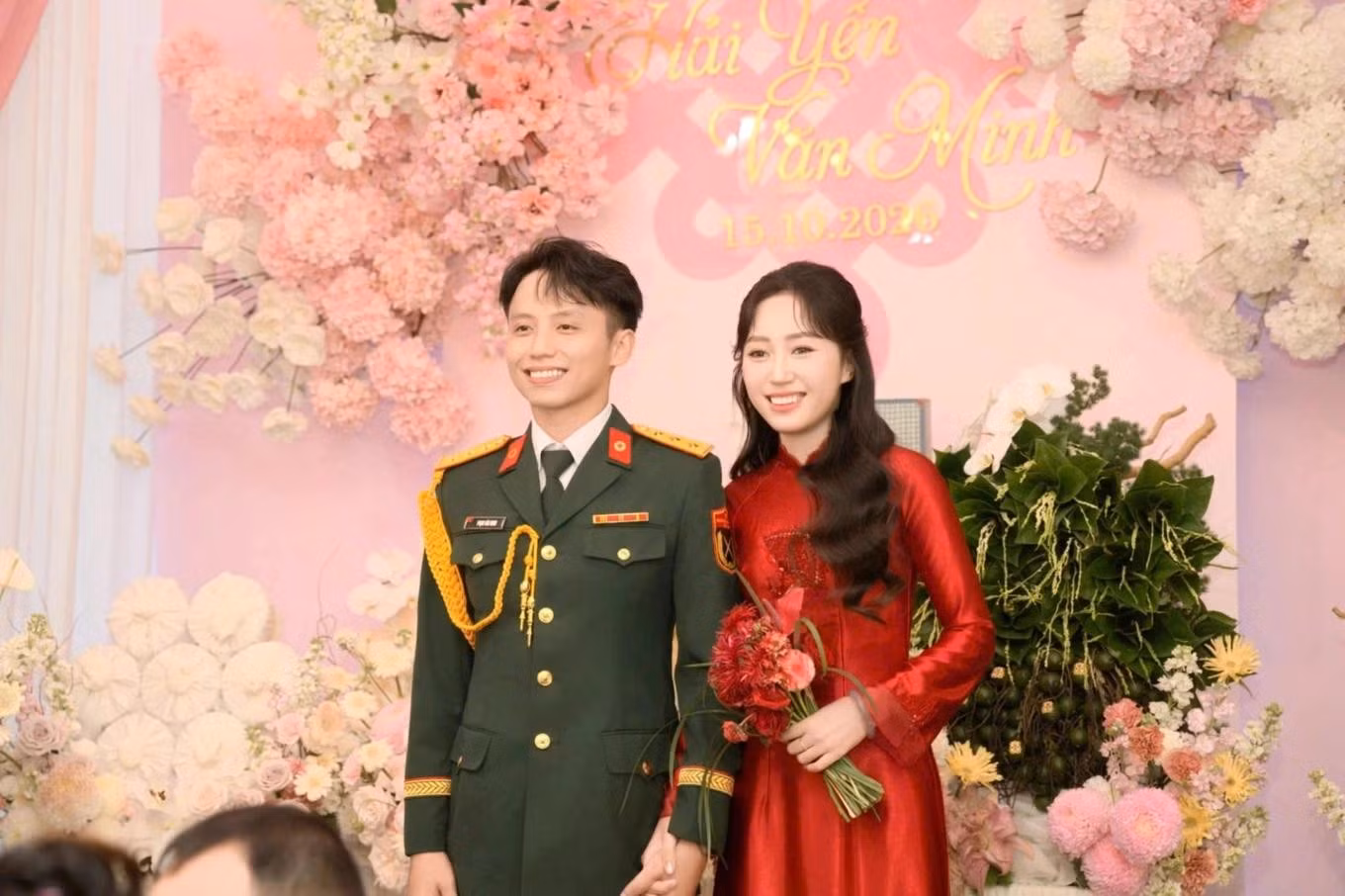 roi-ha-noi-ve-que-song-co-gai-duoc-ban-trai-hoi-cuoi-bang-trap-le-dac-biet-1-edited.jpg