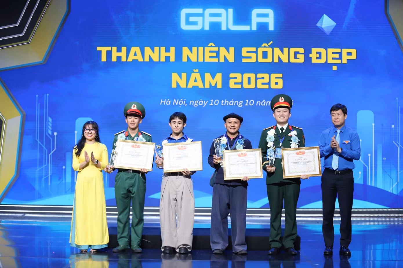 dinh-viet-tuong.jpg