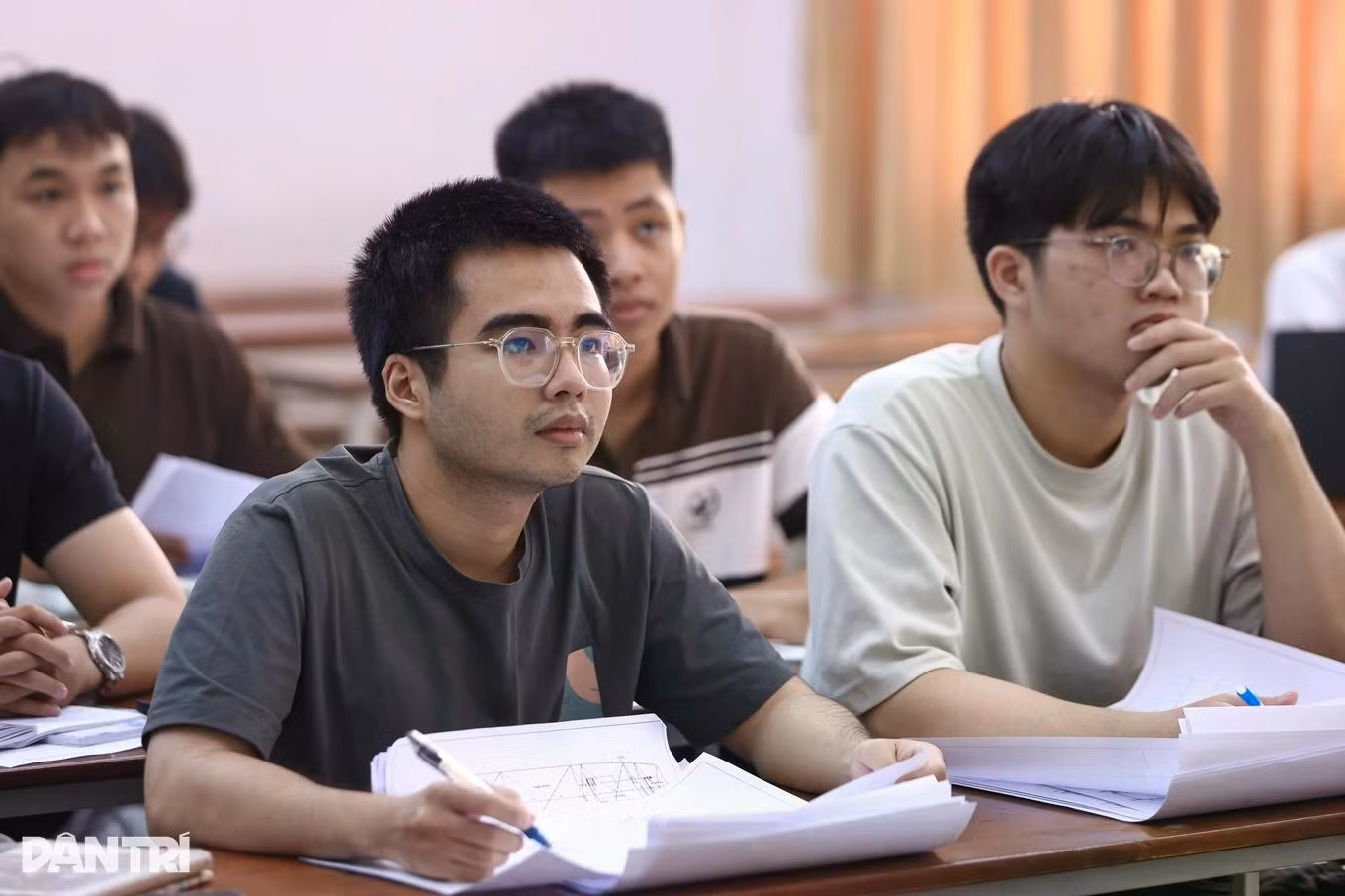 sinhvien-daihocbachkhoa-tphcmnamanh0d7a0719.jpg