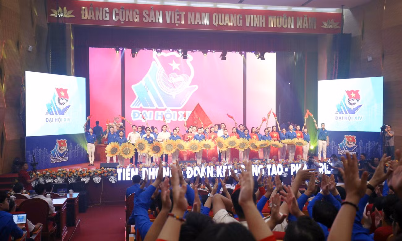 Văn nghệ chào mừng phiên trọng thể Đại hội đại biểu Đoàn TNCS Hồ Chí Minh TP Hải Phòng lần thứ XIV Văn nghệ chào mừng phiên trọng thể Đại hội đại biểu Đoàn TNCS Hồ Chí Minh TP Hải Phòng lần thứ XIV