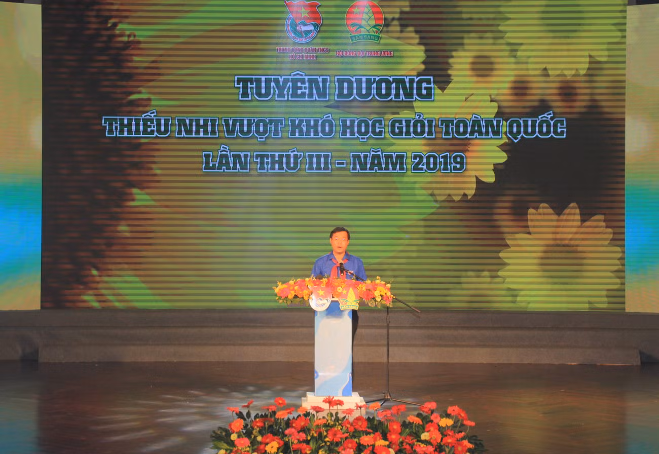 Tuyên dương những bạn nhỏ nỗ lực vượt khó, thắp sáng ước mơ ảnh 4