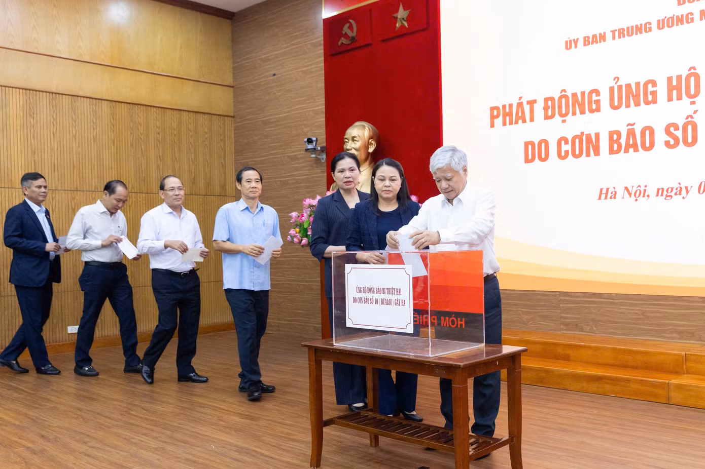 tienphong-210-ungho.jpg