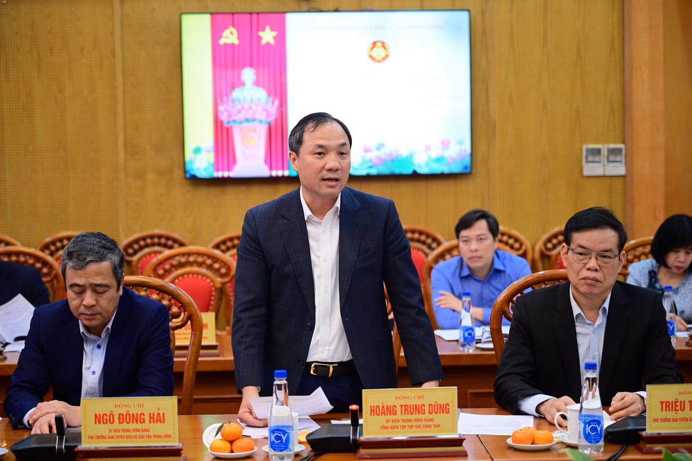 tienphong-1112tvq8.jpg