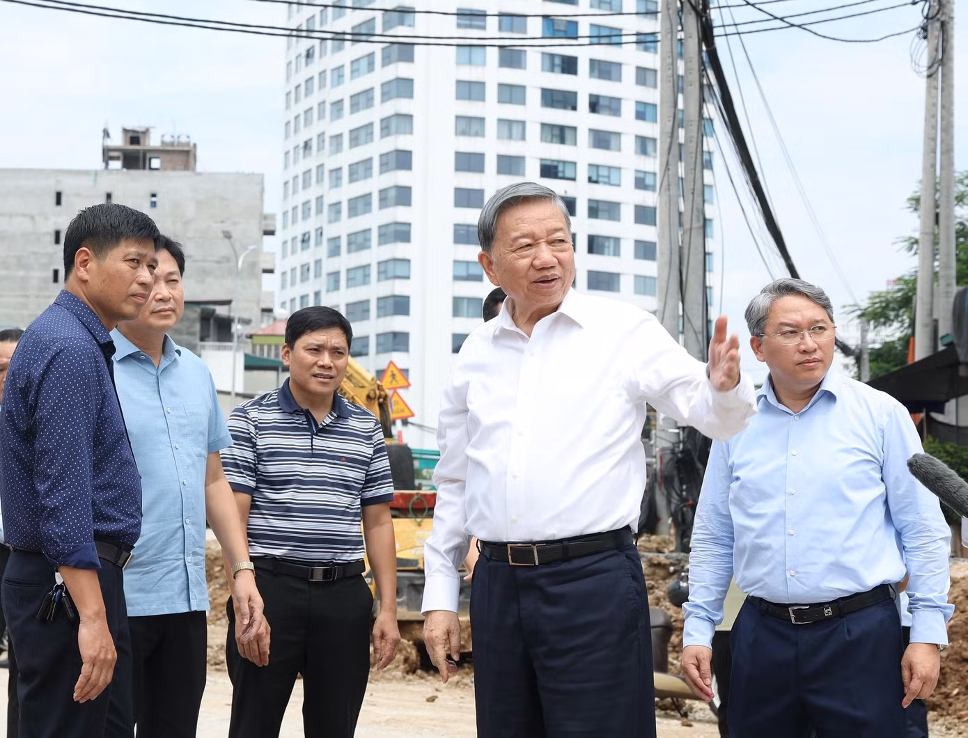 vna-potal-tong-bi-thu-chu-tich-nuoc-kiem-tra-thuc-dia-mot-so-du-an-trong-diem-tren-dia-ban-ha-noi-8992048.jpg