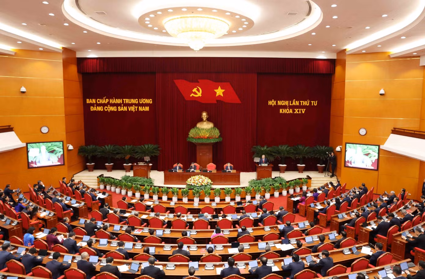 vnapotalkhaimachoinghilanthutubanchaphanhtrunguongdangkhoaxiv9066440.jpg