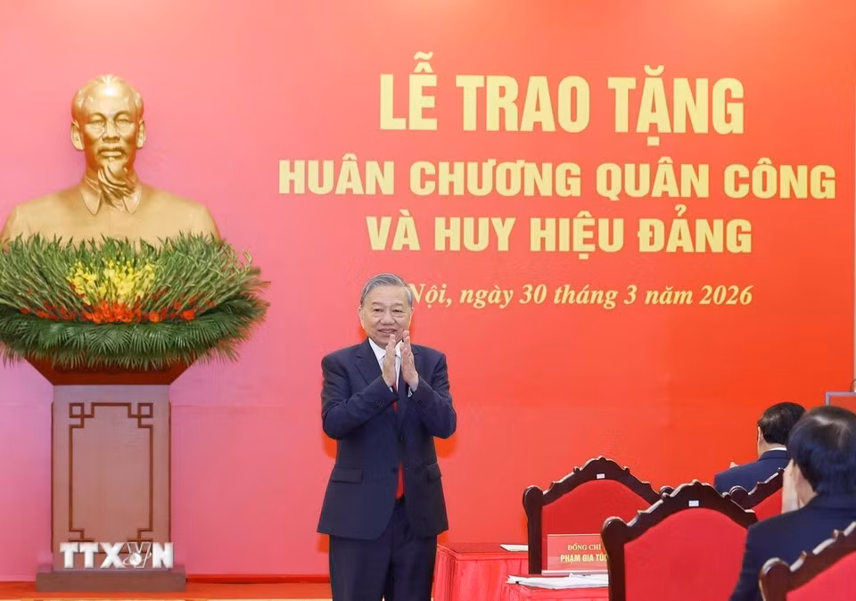 303-traohuanchuong.jpg
