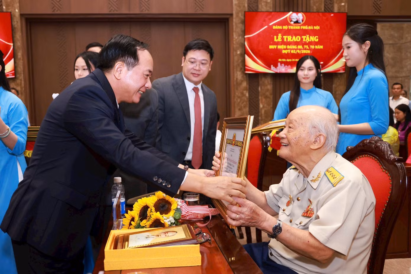 tienphong-268a16.jpg
