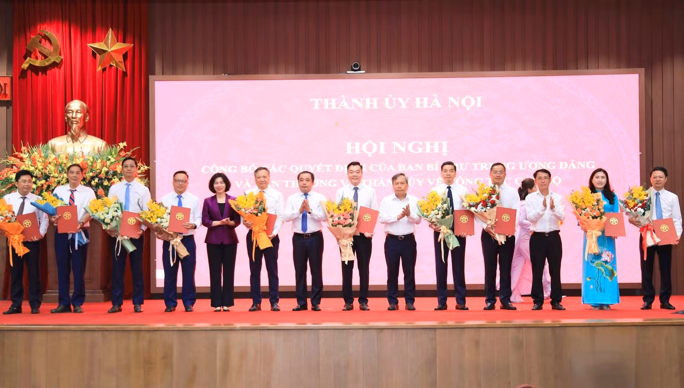 tienphong-255canbo1.jpg