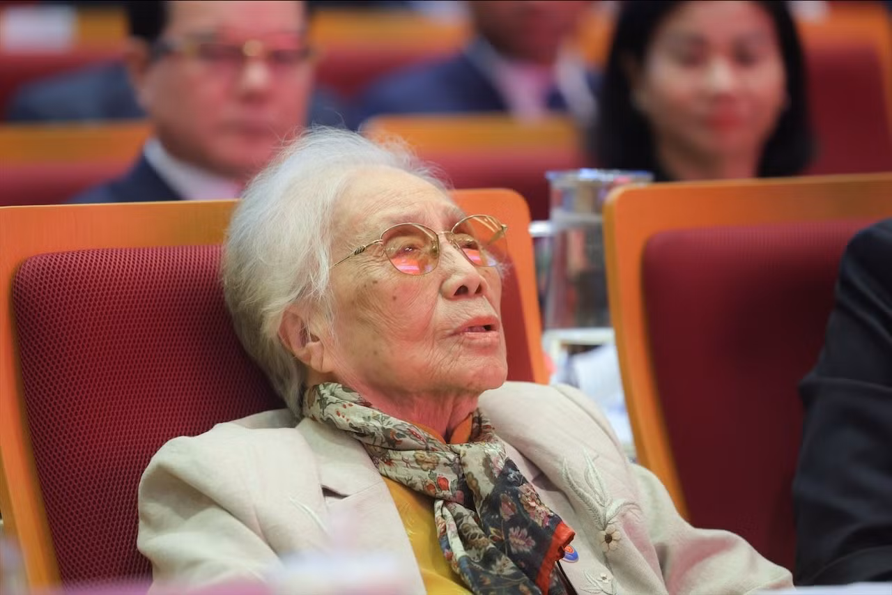 nguyen-thi-binh.jpg