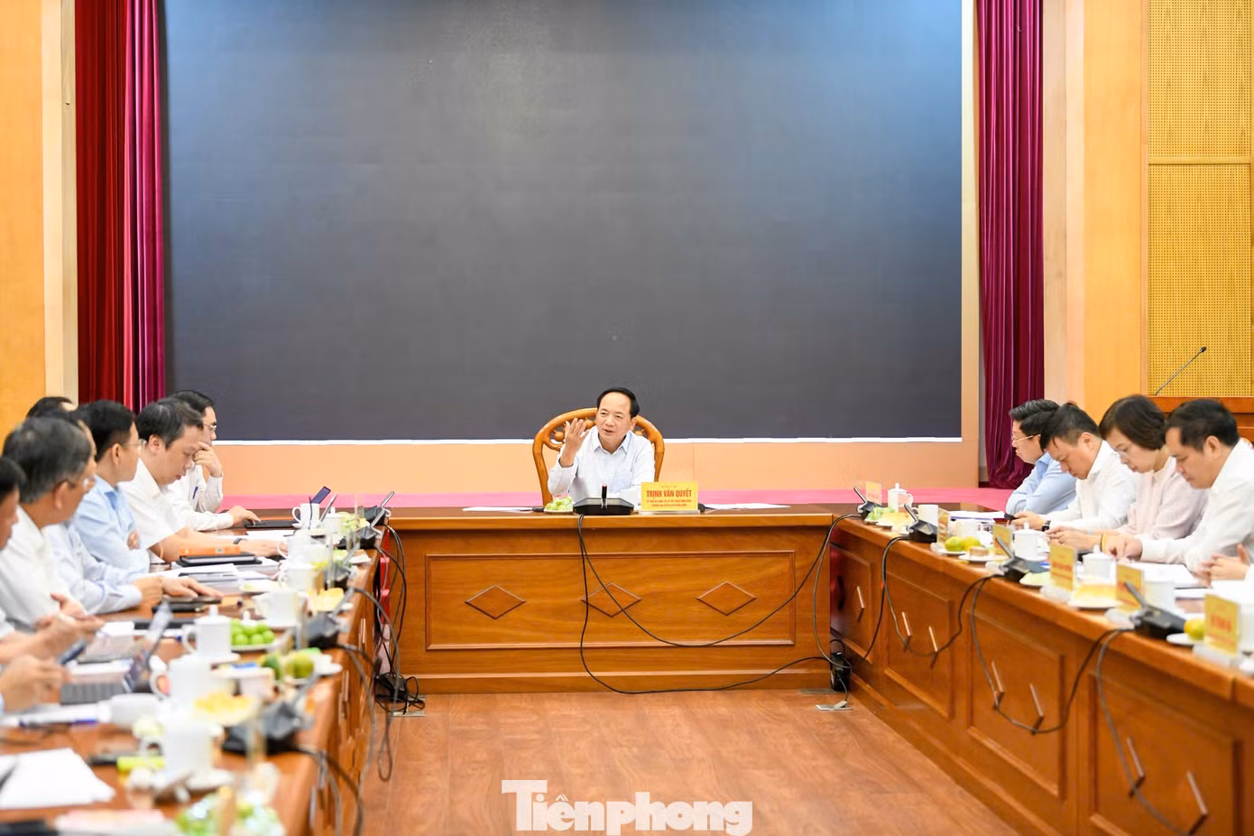 tp_179hoinghi7.jpg
