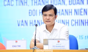 Đoàn Thanh niên tham gia hỗ trợ việc đổi thẻ cho hơn 5 triệu đảng viên