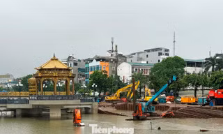 Đập tràn sông Tô Lịch ra sao khi nước dâng cao bất thường?