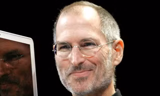 Steve Jobs là ai mà dậy sóng đề thi Ngữ văn THPT 2026 