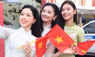 Ga Hà Nội sáng bừng với nhan sắc 53 cô gái Hoa hậu Việt Nam 