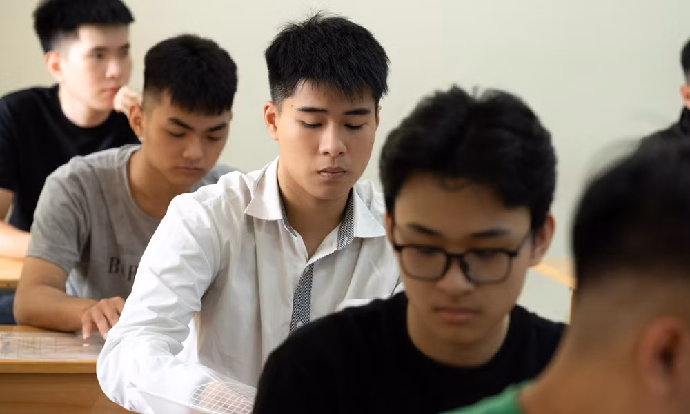Chuyên gia giáo dục: Bỏ cộng điểm IELTS là công bằng, lộ trình áp dụng năm 2027 là hợp lý