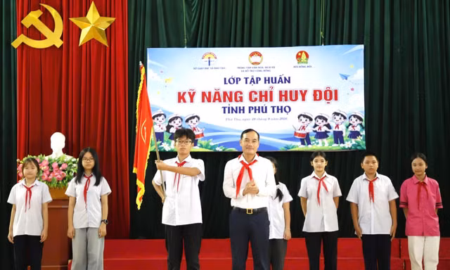 Trang bị kỹ năng cho những thủ lĩnh Đội trong trường học