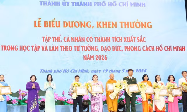 Biểu dương, khen thưởng 358 điển hình học tập, làm theo đạo đức, phong cách Hồ Chí Minh