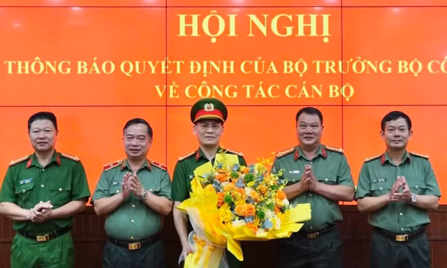 Thông báo quyết định của Bộ trưởng Bộ Công an về công tác cán bộ tại Công an tỉnh Khánh Hòa