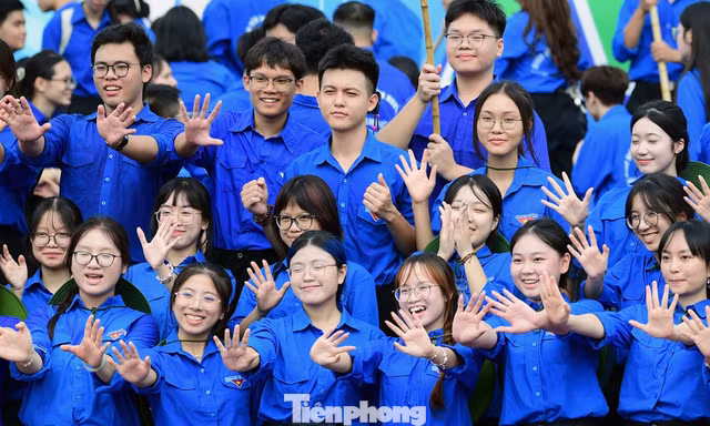 Hàng nghìn sinh viên Thủ đô mang nhiệt huyết tuổi trẻ đến Chiến dịch Mùa Hè Xanh 2026