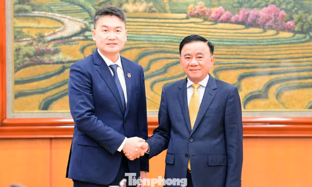 Thường trực Ban Bí thư Trần Cẩm Tú tiếp đoàn đại biểu T.Ư Đoàn TNNDCM Lào
