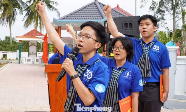 Kỳ cuối: Những ‘hạt giống đỏ’ trưởng thành trên đất Sen Hồng