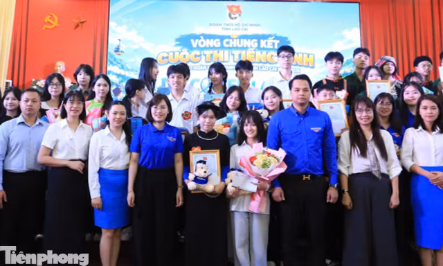 Tuổi trẻ Lào Cai quảng bá quê hương bằng tiếng Anh
