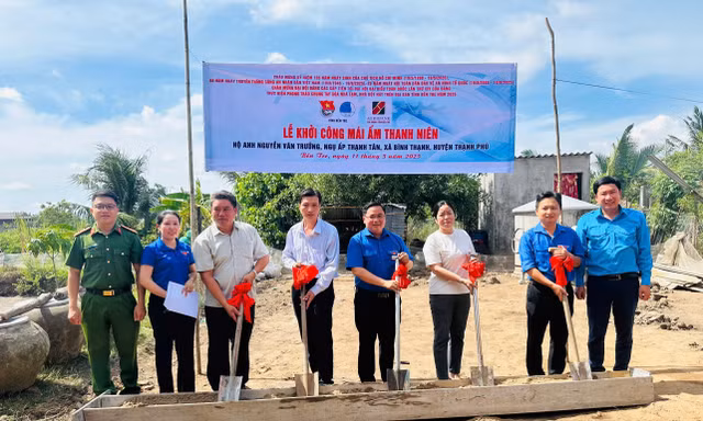 Tuổi trẻ Bến Tre chung tay xóa nhà tạm