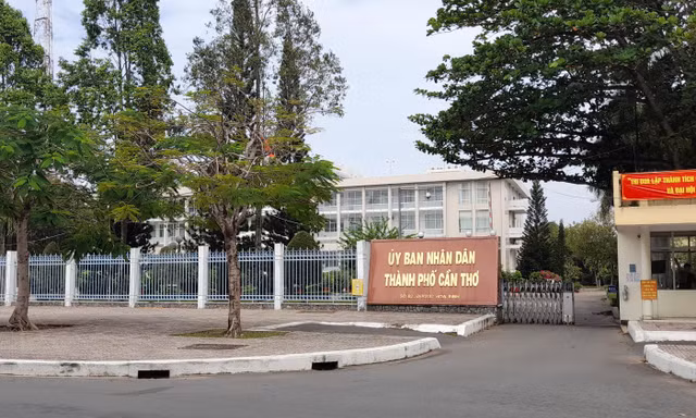 Cần Thơ: Cán bộ không hoàn thành nhiệm vụ nếu kém công nghệ thông tin