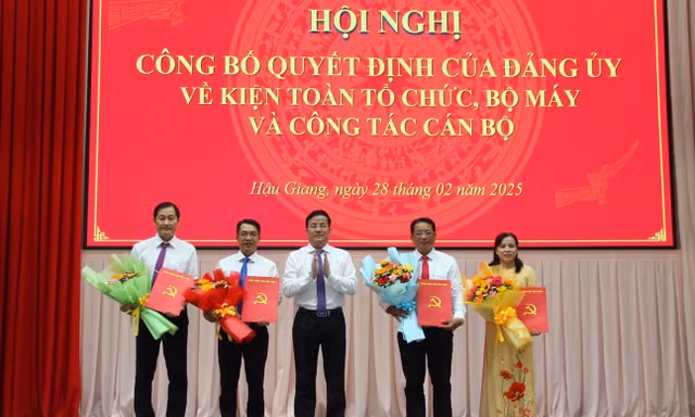 Đảng ủy UBND tỉnh Hậu Giang kiện toàn bộ máy