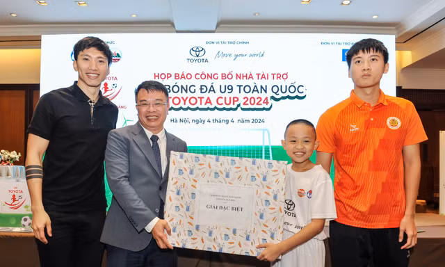 Hậu vệ Đoàn Văn Hậu mong thế hệ đàn em xuất ngoại thành công hơn 