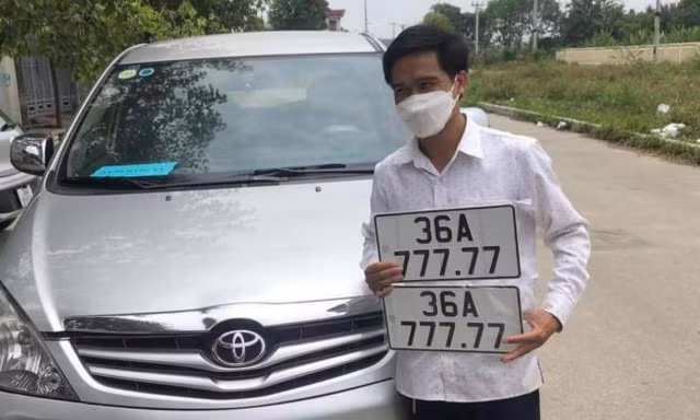 Đăng ký lại, chủ xe bấm trúng biển ngũ quý 7